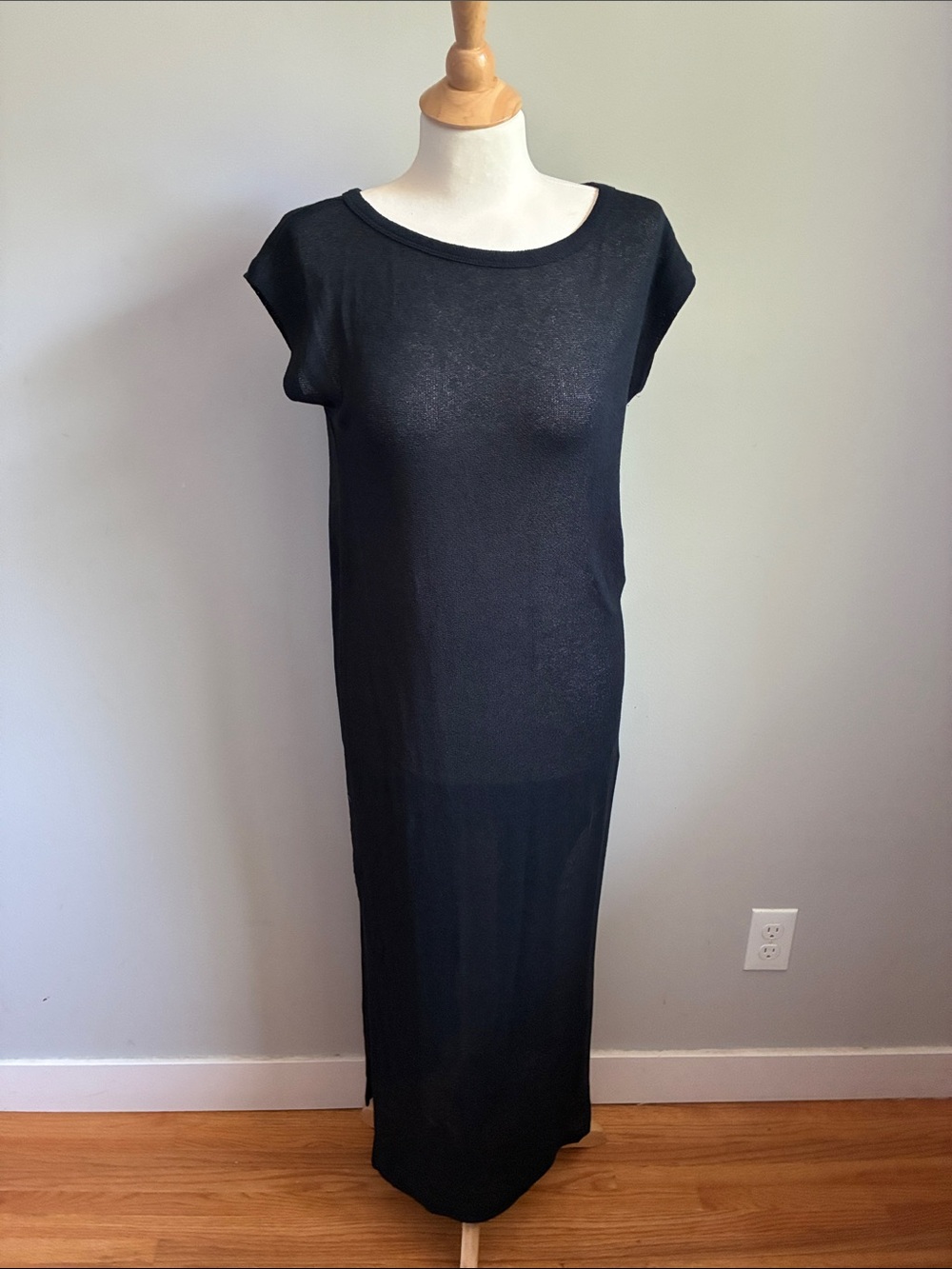 KOTN Black Cap-Sleeve Maxi Dress